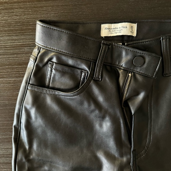 Abercrombie vegan leather ankle straight pants - Picture 5 of 7